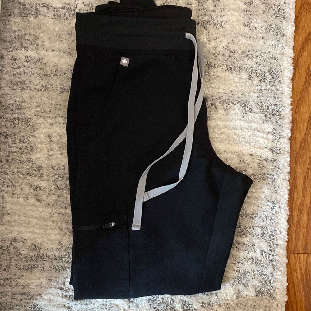Black figs: Black Zamora Jogger Bottom size S